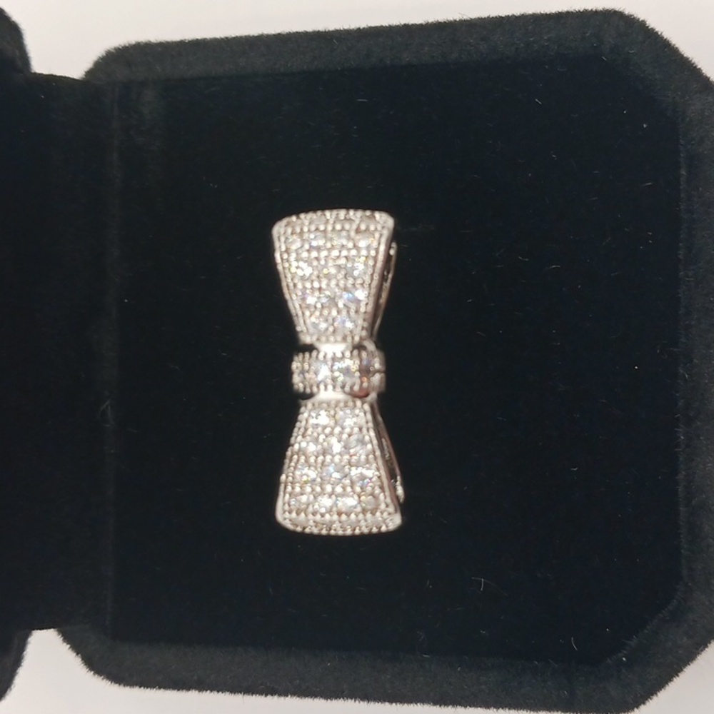 925 Sterling Silver Ring, Size 7.5, with Beautiful Rhinestone Bow